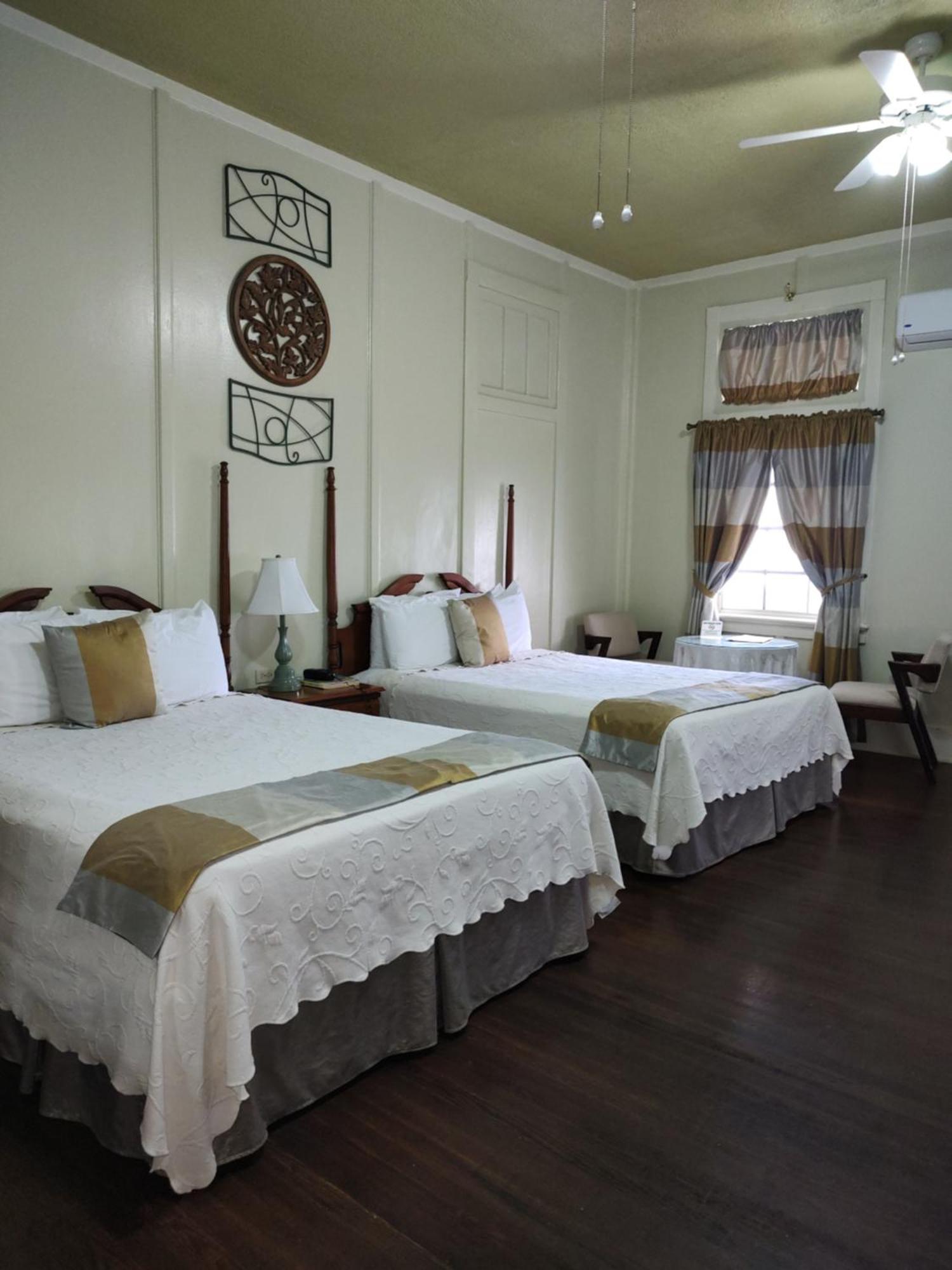 The Great House Inn ベリーズシティ エクステリア 写真